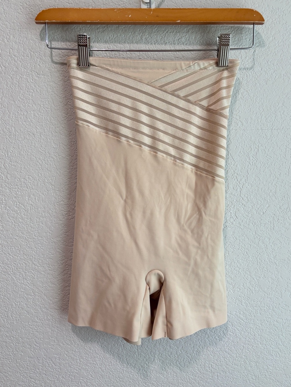 Assets by Spanx Glam High Waist Shaping Shorts Nude Women’s Size Medium